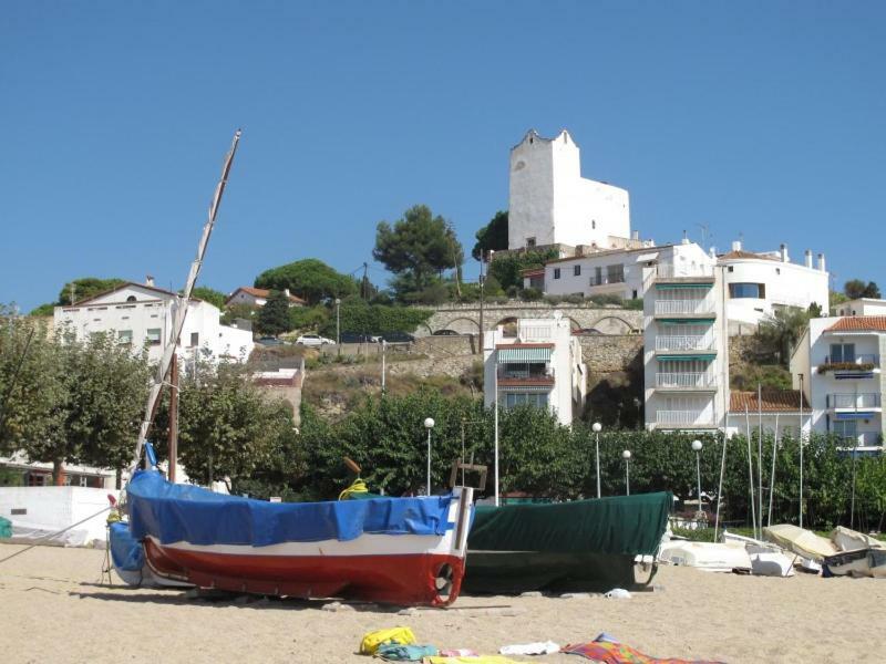 Can Carlota Sant Pol De Mar Luaran gambar